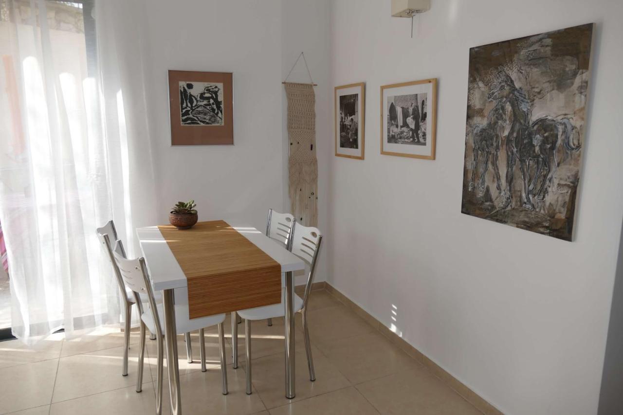בית האומנים Artist Home Neve Ilan Buitenkant foto